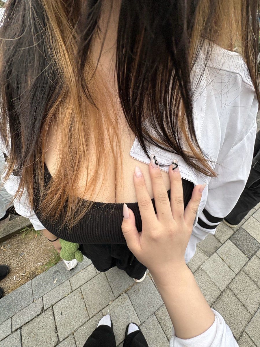ryu_jii01's tweet photo. 매번 여자들한테 만져지던 걔에요 https://t.co/FxnuDpWYhD