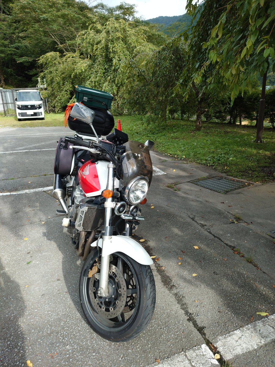 takunc54's tweet photo. 北海道行く前に試運転で奥多摩へ。
普段は日帰りツーリングで温泉入らないんですが、なんとなく気分で温泉入って蕎麦でした。 https://t.co/RvtoJYFdPx