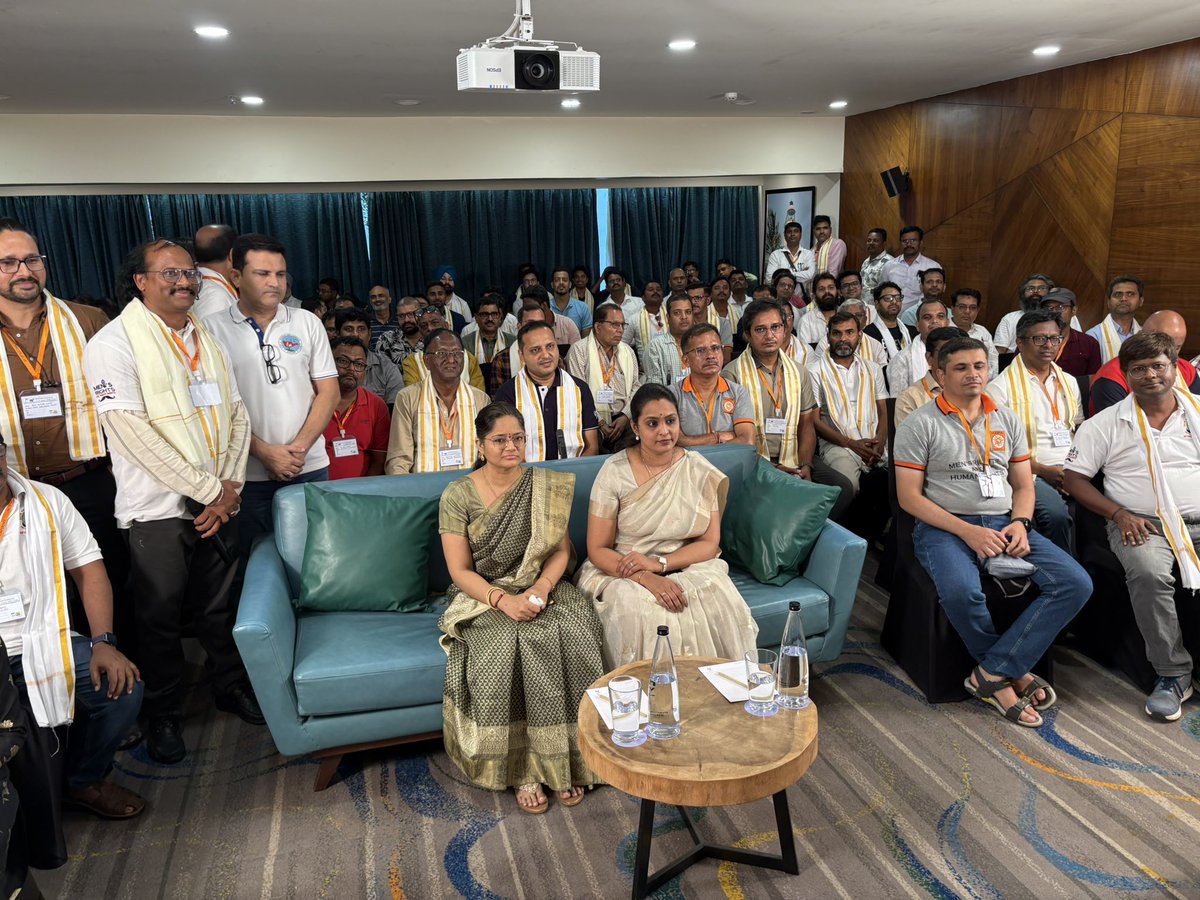 sifchandigarh's tweet photo. Hon’ble Judges at our #16thSIFNationalMeet spoke on the importance of mediation, breaking the silence on men’s issues, and making every effort to save families. 
They patiently heard and answered questions from MRAs. A powerful, insightful and meaningful session! 🙏
#MensRightsIndiaMeet 
#MensRights