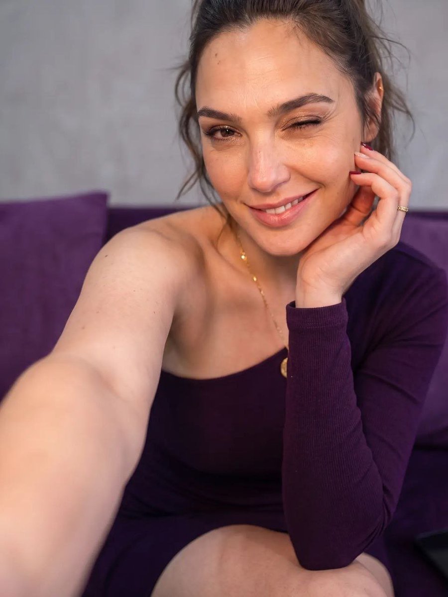 qrpress_'s tweet photo. Gal Gadot https://t.co/i02Gknh6YB