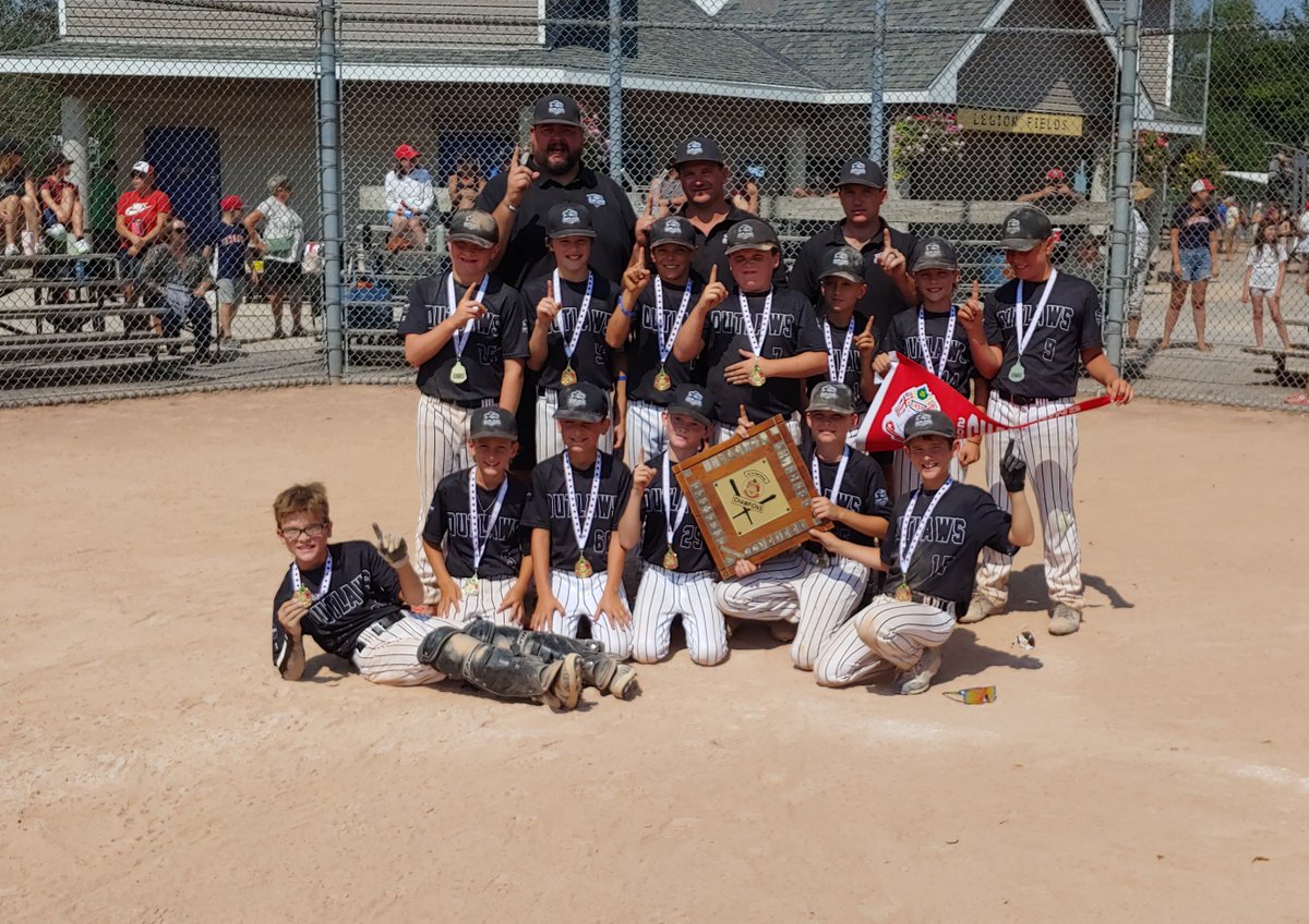OASASoftball's tweet photo. U11 Provincial B 
Gold medalists 
East Zorra Outlaws https://t.co/QxdhuErYl8