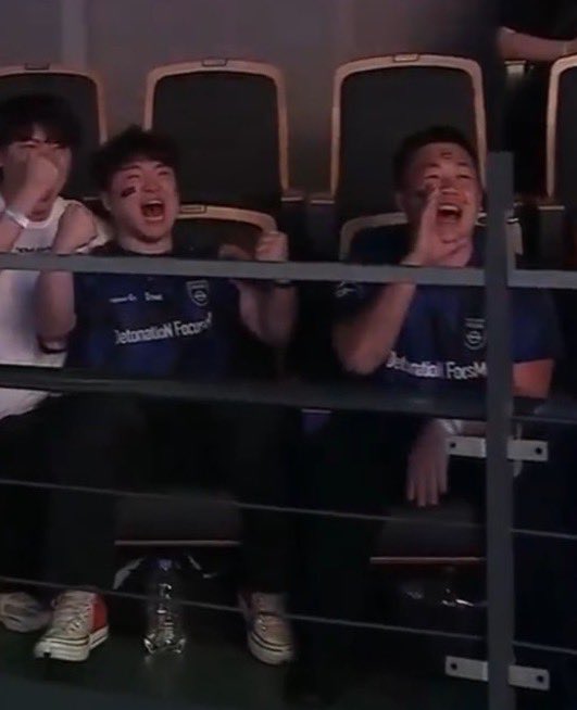 LFT_Daiki's tweet photo. 日本戦3連戦応援してきた！
韓国でちいかわ詐欺に遭いました。後韓国でレディアントになった。 https://t.co/ihNsnEsrKk