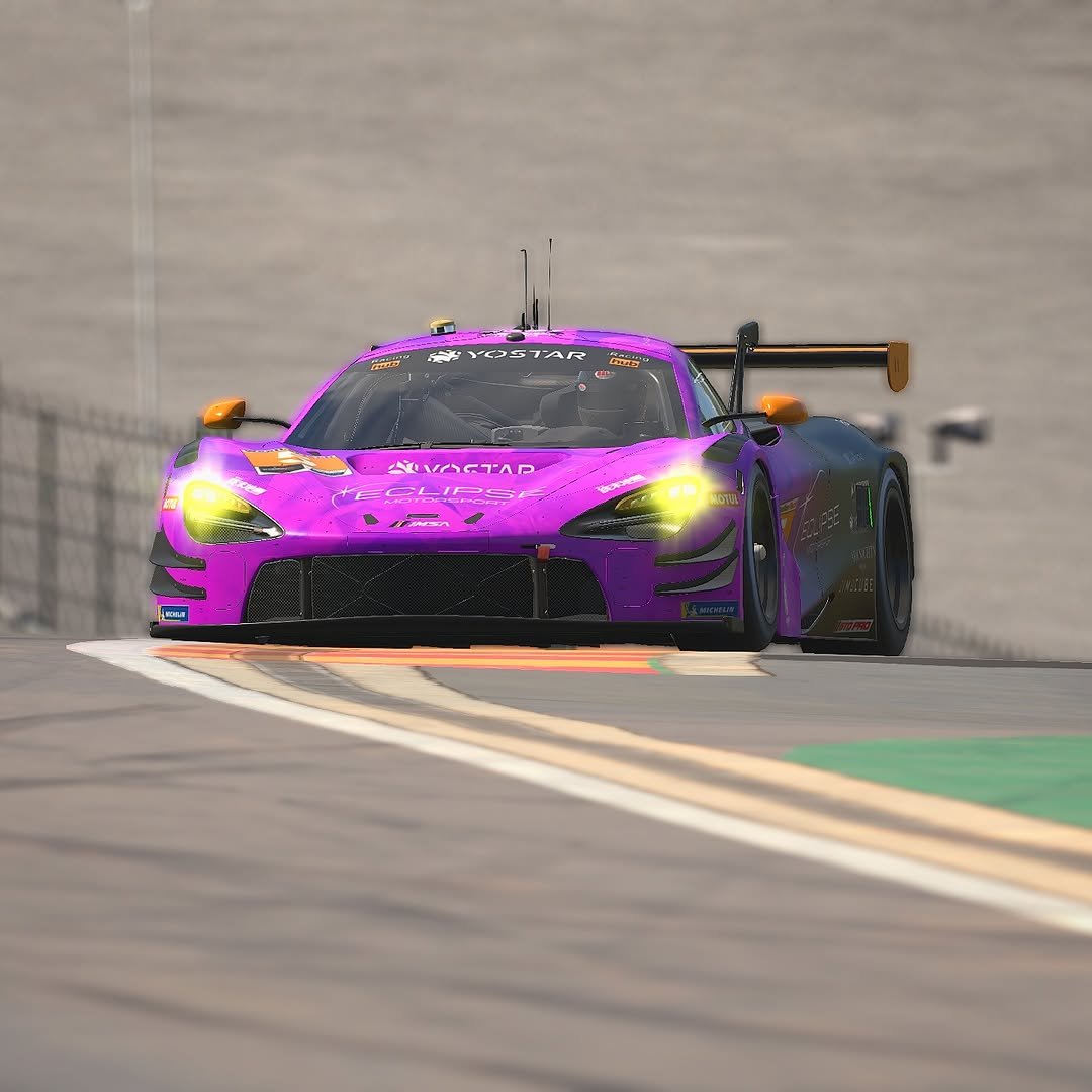 TeamEclipseMS's tweet photo. Up and over the famous Raidillon corner. ⚫🟣🟡

#iRacing #Spa #Simracing https://t.co/yVgLz0P8Rn