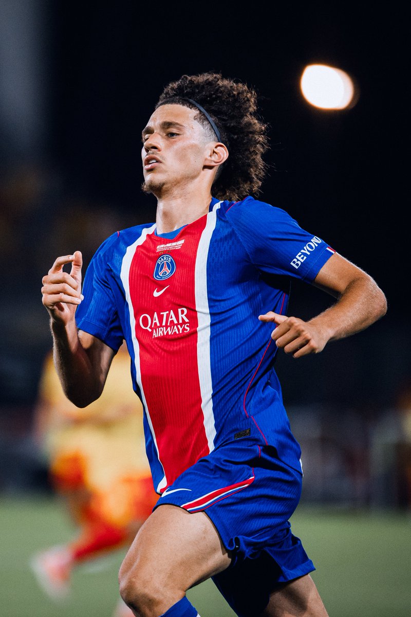 PSG_English's tweet photo. Eyes forward. Focus on what’s next. 🔴🔵 https://t.co/Q4Jv3X4E9E