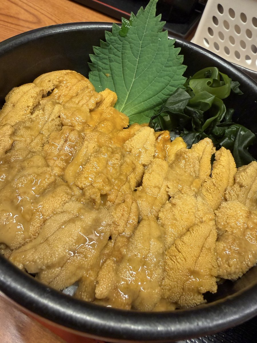 Poke2929Nick's tweet photo. 美味しいのおすそわけ。
ウニ丼！！！！ https://t.co/59an03Fvu1