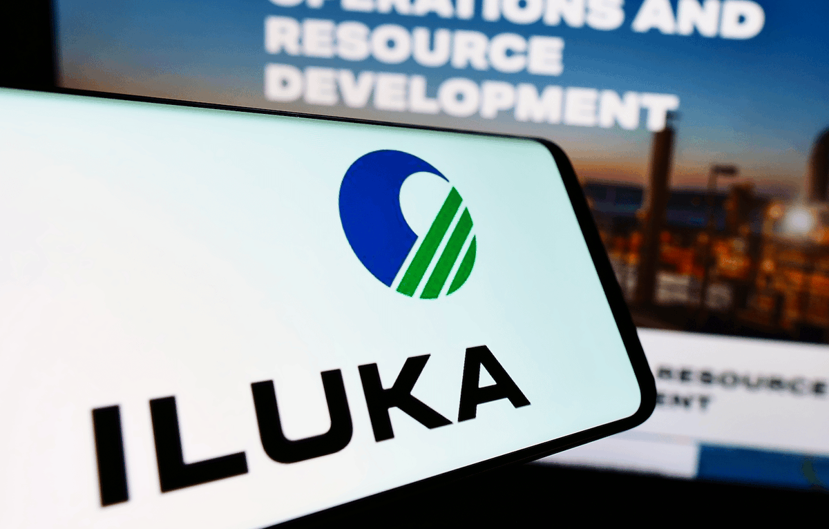 AlexXplore's tweet photo. 🇦🇺🇨🇳 L’Australie va essayer de casser le quasi-monopole chinois sur les terres rares chinoise

🏭 À Eneabba, Iluka Resources construit la première raffinerie du pays, la mise en service est prévue pour 2027.   

📦 L'entreprise possède déjà un million de tonnes de concentrés, riche en terres rares légères et lourdes, pour une valeur de plus de 500 millions d’euros.   

💰 Canberra finance massivement le projet pour sécuriser des chaînes d’approvisionnement indépendantes de Pékin.   

🔋 Ces métaux sont indispensables aux aimants des voitures électriques, éoliennes et technologies de défense.   

🌏 L’Australie ambitionne de devenir le premier fournisseur alternatif pour ses alliées.   

❓ Pensez-vous que l’Occident pourra vraiment s’affranchir de la dépendance chinoise ?