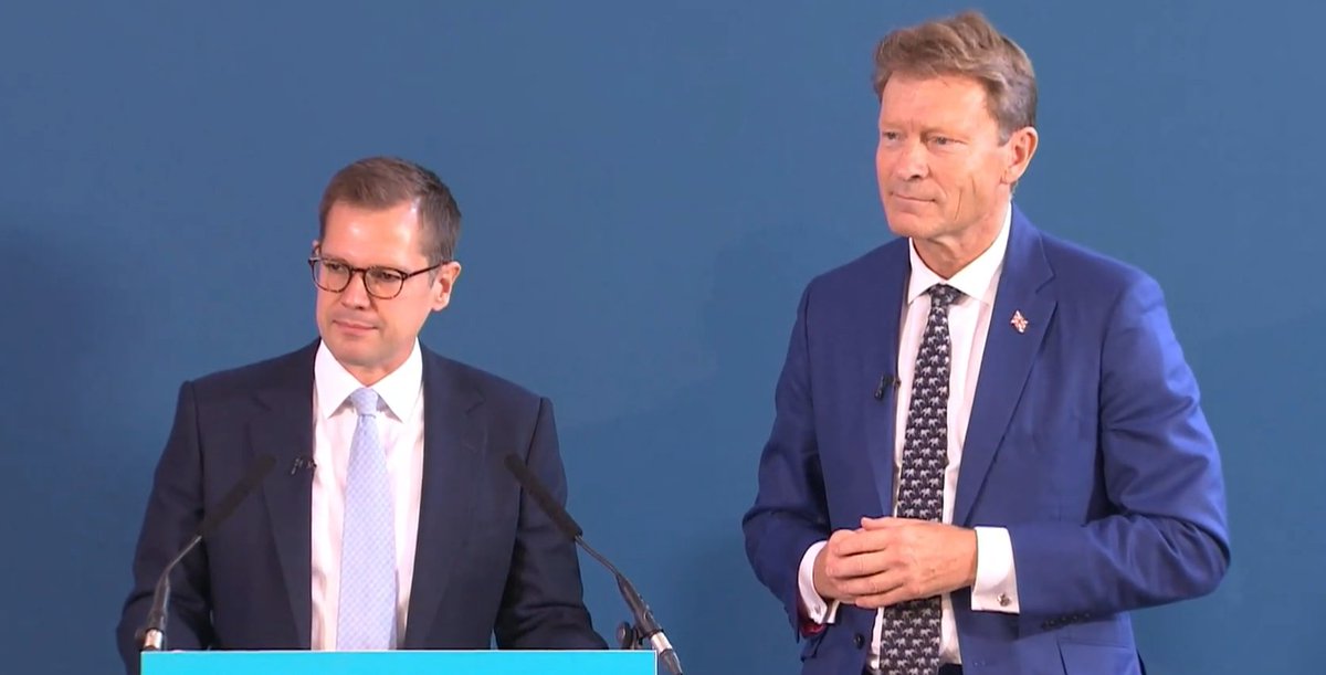 CCHQPress's tweet photo. When you don't trust the work experience guy to answer questions on his own https://t.co/JLBwkE3Rzt