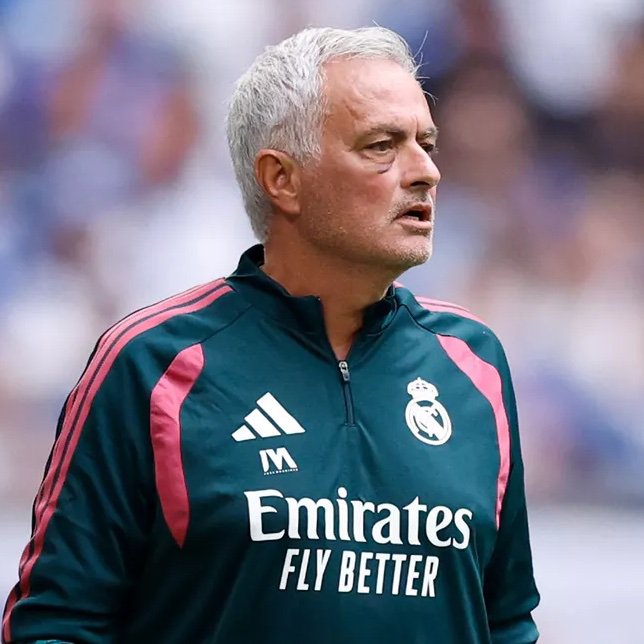 ElInmortal____'s tweet photo. La gente se pregunta si este Real Madrid  debe ser el Real Madrid de Mbappé

O el Real Madrid de Vinicius

O el Real Madrid de Bellingham

Están todos equivocados. Este es el R. Madrid de Mourinho. Él es la estrella de verdad. Y los madridistas debemos cerrar filas en torno a él. https://t.co/dvD4H8fmhR