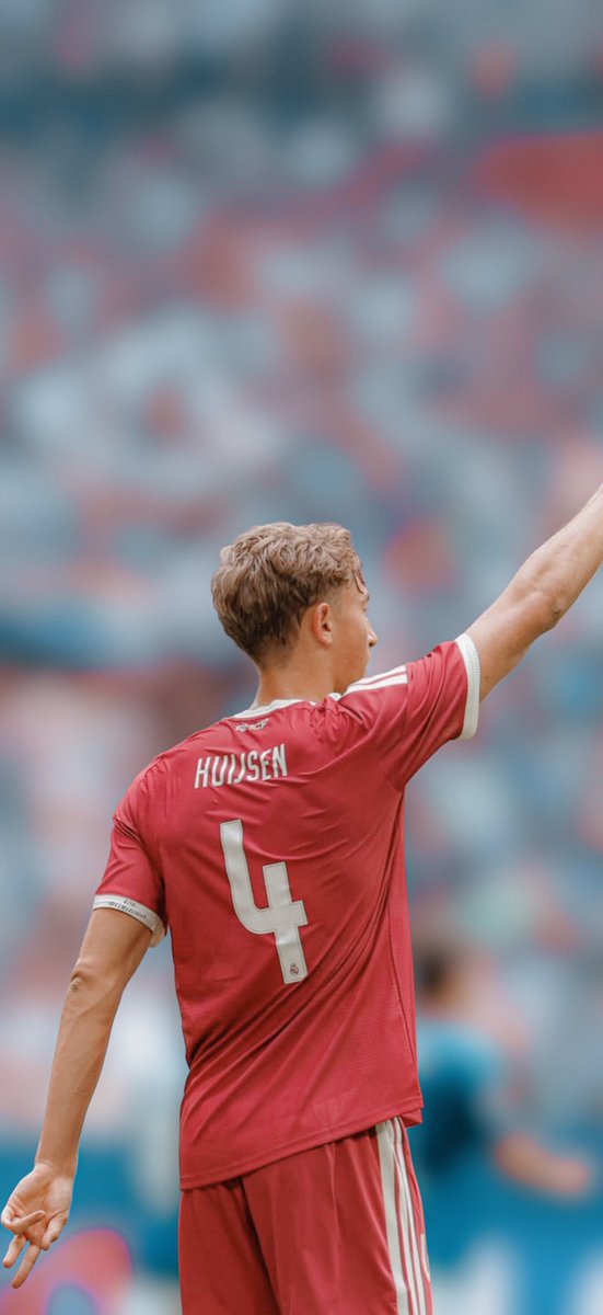 LaMadridiah's tweet photo. Wallpapers | Dean Huijsen 🩷

#RealMadrid #Wallpapers4K https://t.co/8v8VwLx0vM
