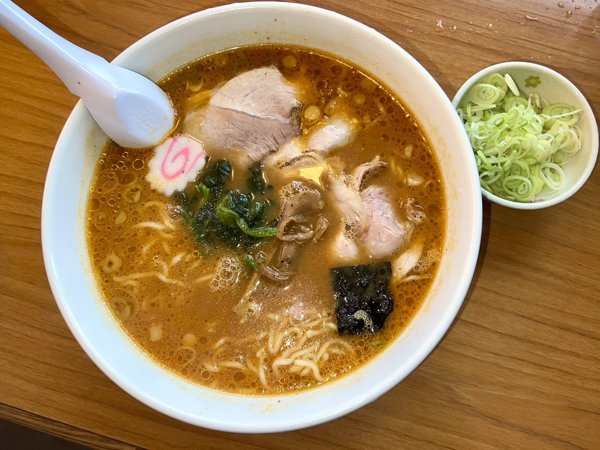 Po95Ro's tweet photo. ヒグマ　小千谷本店

お目当てのお店が混んでいた為こちらへ
私は初のヒグマ本店🐻
味噌　濃いめ　美味しかったです🍜
ご馳走様でした🙏🏻

#ラーメン
#新潟ラーメン https://t.co/35NgpYHL44