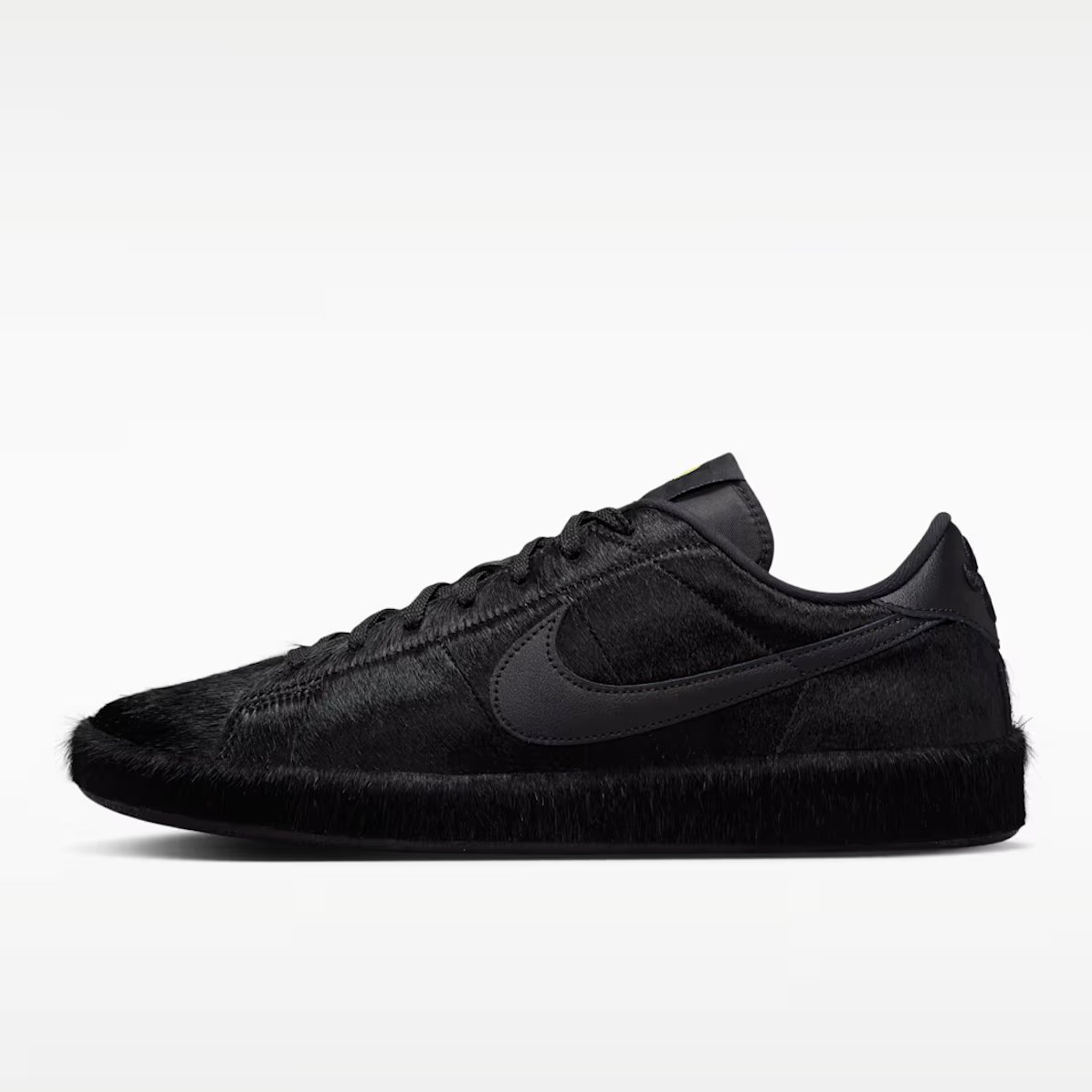 snkr_twitr's tweet photo. AD: Nike Tennis Classic CS PRM 'Chew Dog' live at 7am PT/10am ET via Nike US

White/Black https://t.co/Ik0Rj6bZDm
Triple Black https://t.co/dMaq3dqhch

SNS US (Live) https://t.co/6tkk16Sg3q https://t.co/0D5defszzo