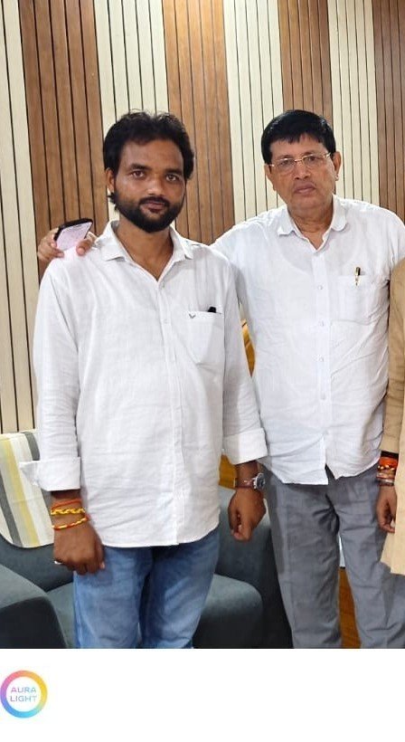 ADwivedi83's tweet photo. माननीय सांसद @AapkaMurarilal ji (पूर्व मंत्री राजस्थान सरकार)  के प्रथम जनपद आगमन पर शिष्टाचार्य भेंट निरीक्षक भवन उरई में हुई https://t.co/VDvmGnCPVc