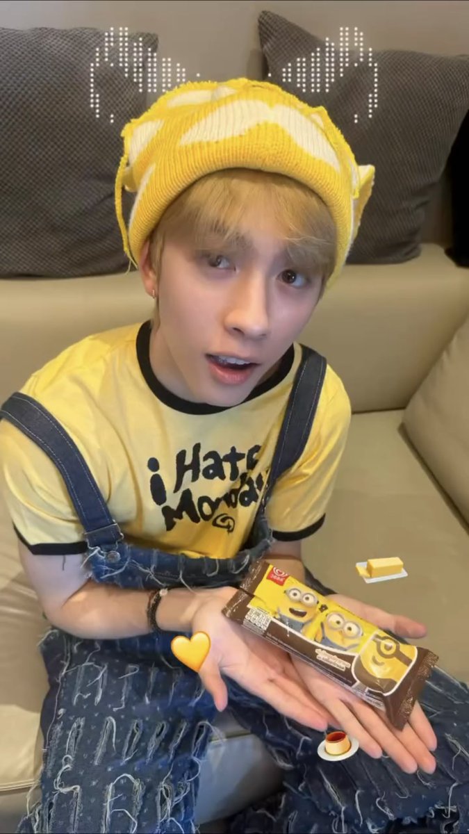 imyourniew's tweet photo. มินเนี่ยนไรหนิ น่ารักม้ากกกก ชั้นเดรสอีกแล้ว ฮือ ๆๆๆๆ ใจจะแตก y _______ y 💔💔💔💛✊🏻 https://t.co/ujQTLP1rrG