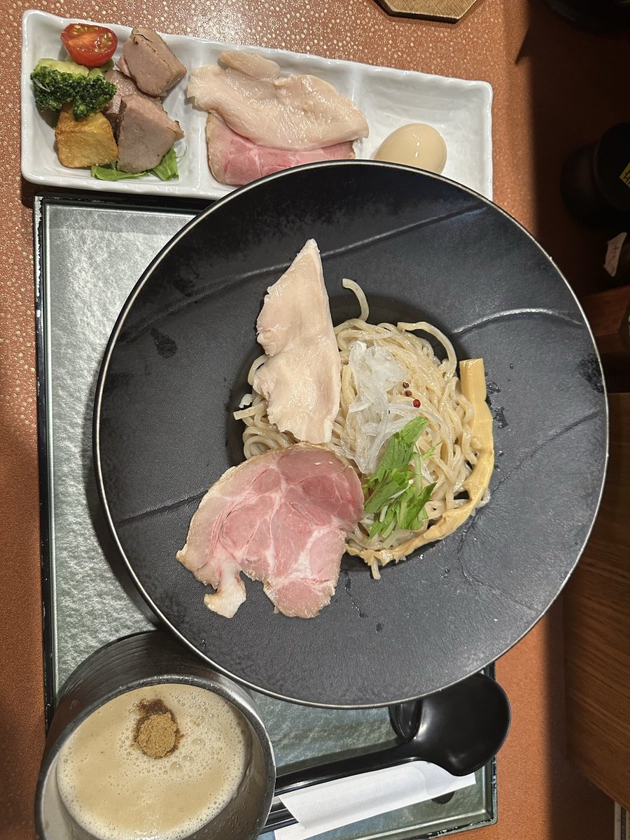 HaaruuCha's tweet photo. 新しいネイル見てぇ〜(๑>◡<๑)ｶﾜｲｲ https://t.co/u0yOSky7fW
