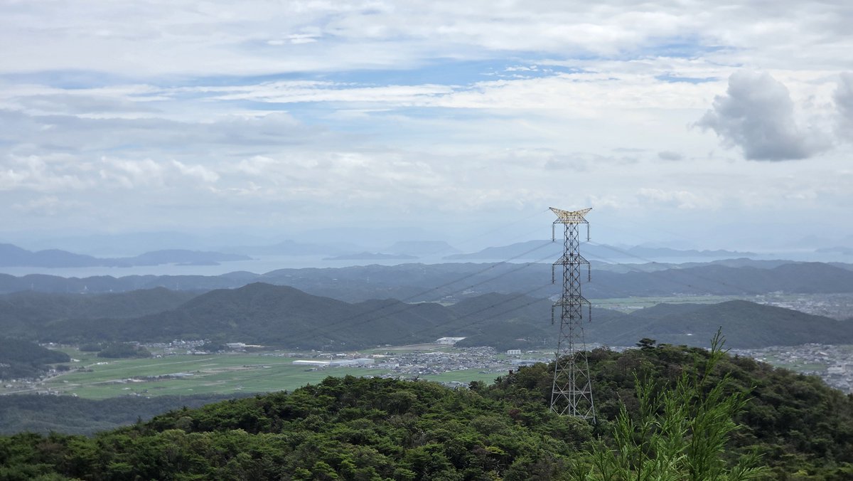TOKYOMC246's tweet photo. 2026年8月17日(月)☁☀ 熊山展望台⛰️(岡山・赤磐市)標高約500m
眺望よく、小豆島や屋島が望めました😊 木陰で運用⚡️ 道中、人馴れした鹿がいました🦌
<LCR><D430><D144>
🛜NM
#デジタル小電力コミュニティ無線 #デジコミ #LCR #DSTAR #THD75 https://t.co/iIhNki7rkb