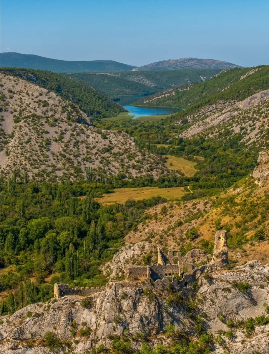 nationofcroats's tweet photo. Krka National Park, Croatia 🇭🇷 https://t.co/GUOoxw7Ekk
