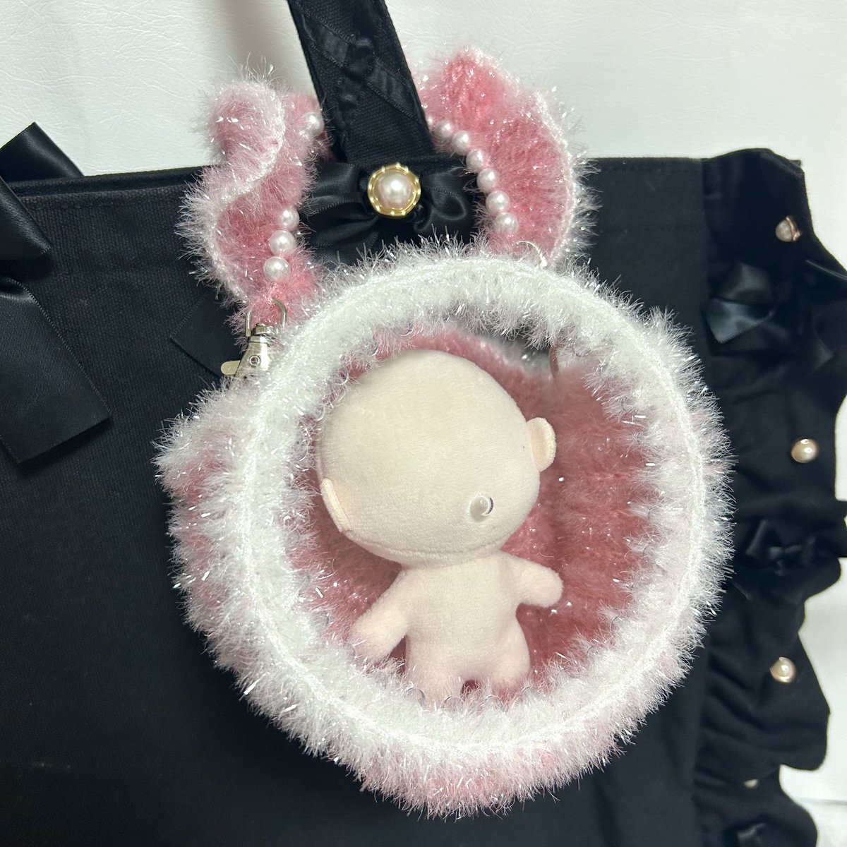 Shino_Amu's tweet photo. 8/18 12:00〜
BOOTHにてぬいぐるみバッグ販売予定です❣️
こちらの3つは初回価格にて販売いたします.ᐟ.ᐟ
10cm〜13cm程度のぬいぐるみにおすすめです（サンプルは10cmです）
ぜひよろしくお願いします🍒 https://t.co/3EASS4RTFX