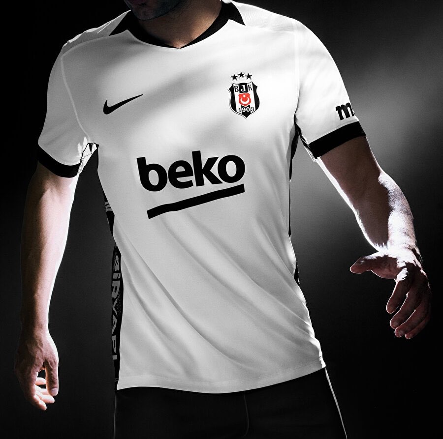 merttsoyluu's tweet photo. BEŞİKTAŞ - YENİ SEZON FORMA VE TİŞÖRT ÇEKİLİŞİ. 🥳🦅

Yapmanız gerekenler: @merttsoyluu &amp; @YavuzKuzeyMirza hesaplarını takip etmeniz.✅
-Bu tweete RT atmanız.
-Yoruma, En büyük Beşiktaş yazmanız.

Kazananlar transferin son günü, 4 Eylül’de açıklanacaktır. Bol şanslar.🖤 https://t.co/UcYX32W2LI