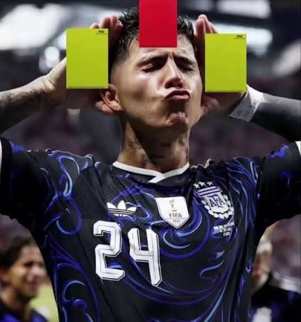 Cesar_STech's tweet photo. @RenzAFC @TMfutbal this clown was called canchero for doing the same and argentinians were pretty ok with it... so let the other guy do the same and stfu https://t.co/g9aW5PYskq