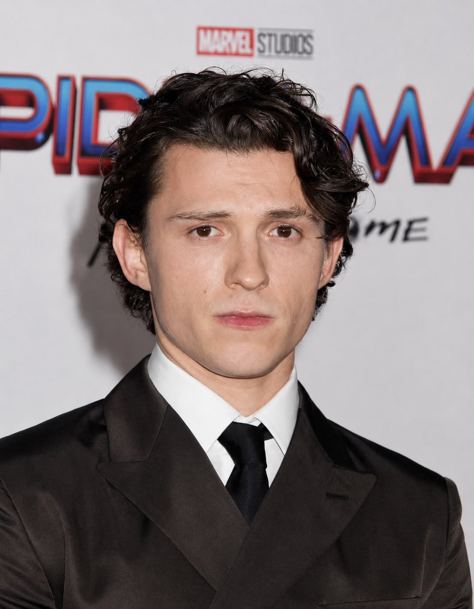 ChaosCrave_'s tweet photo. Tom Holland is reportedly in early talk with Disney to star in 'Pirates of the Caribbean 6'. https://t.co/46fKjtStJ2