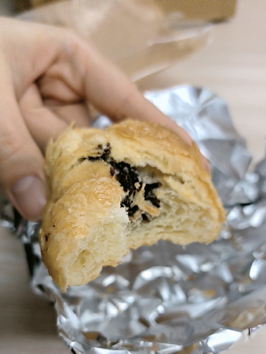 Bartholome66257's tweet photo. Just pulled a warm, buttery chocolate croissant from the oven—flaky layers, melty chocolate oozing, perfect morning pick-me-up , https://t.co/462ZgBWEoc