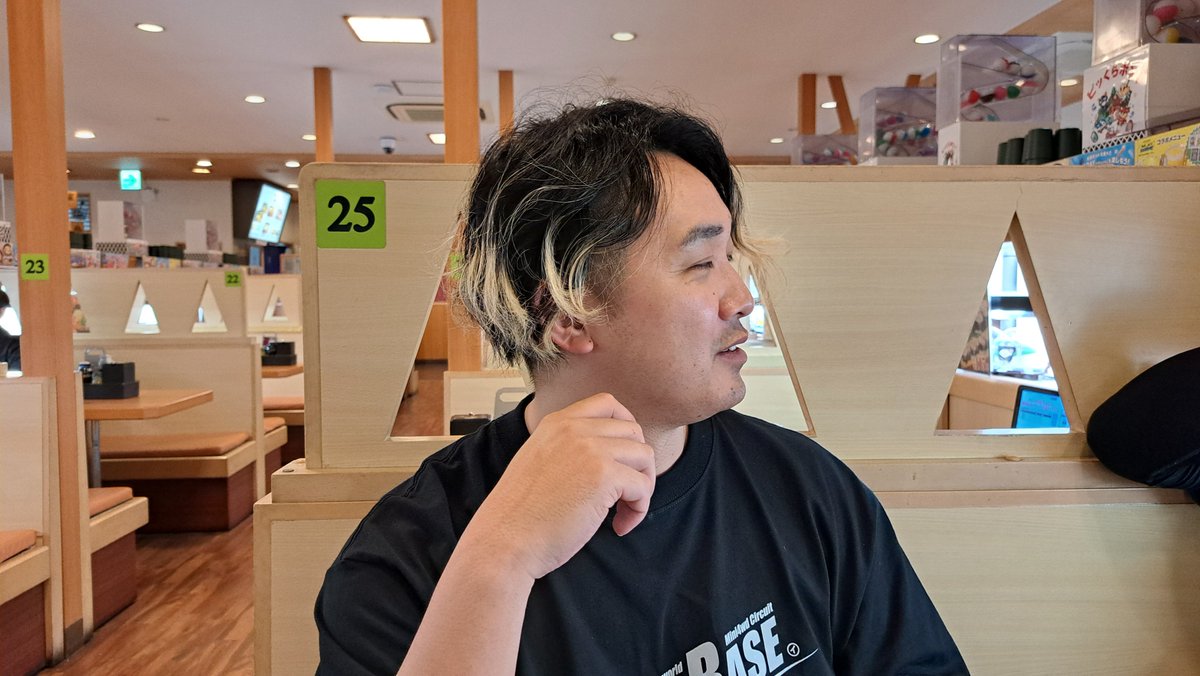 base_arcade_4's tweet photo. 本日も【月曜日からなまけたい】ご参加頂きありがとうございました✌️
お盆ラスト盛り上がりました✌️
🔥オープンⅠ🔥
優勝　りゅうさん
2位　ぐっちさん
3位　ケン坊さん
スピキン　しろっこさん
スコキン　イケっち【ごめんなさい】
🔥オープンⅡ🔥
🌟グランドスラム🌟
🫰サダハルさん🫰【1発シード】
2位　大村てっく優羽美さん
3位　ウエンツさん
🔥延長🔥
優勝　トモさん
そしてたかさんからお宝袋を景品として2つも提供頂きました‼️
ありがとうございます👍
サダハルさん、しろっこさんも３日間ありがとうございました🫰
皆様おめでとうございます‼️
#アーケードベース
#タミヤ
#ミニ四駆