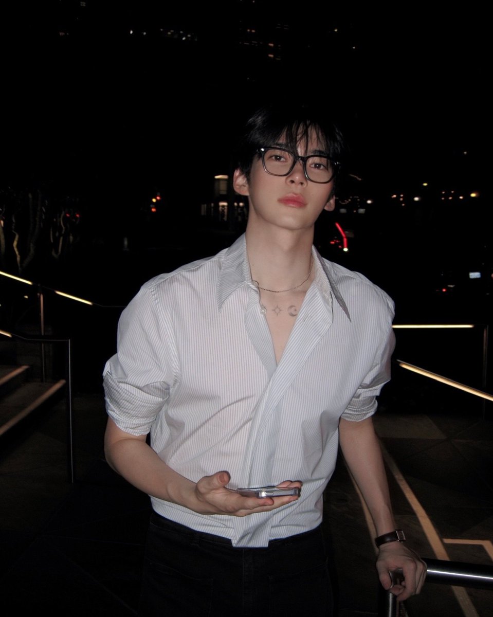 mypluffycloud's tweet photo. 260818 성한빈 인스타그램 #성한빈 

LA🖤 
I hope to see u again https://t.co/8CjgOg0Af1