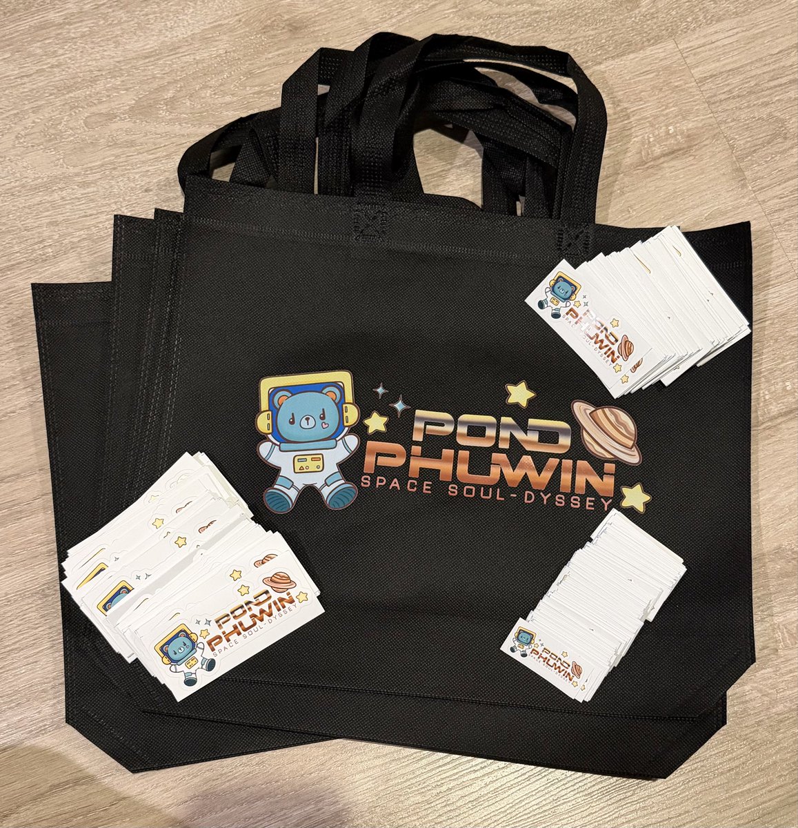 LynnKenta06's tweet photo. Giveaway✨✨✨
ใครมาคอนแวะมารับได้นะคะ
เจอกันน 22-23 Aug 2026 ค่าา
#PondPhuwinConcert 🚀🪐☄️
#giveaway https://t.co/KLRqSqYiUX