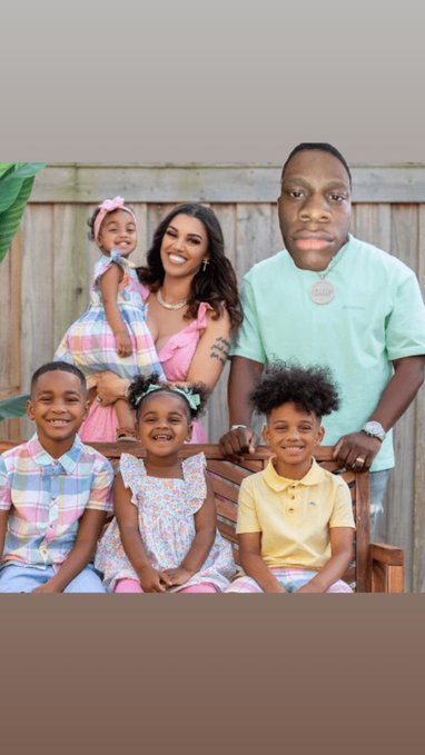 tamel19618's tweet photo. i am In love with my family idc what comes or goes i am glad 2 say i love u my family https://t.co/dR91E9XczC
