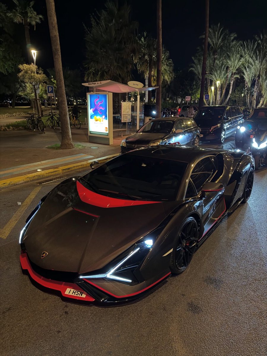 CarCultureCC's tweet photo. 1 of 63 Lamborghini Sian in Cannes 🇫🇷 https://t.co/vGC0qOL1El
