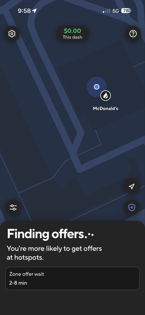 go2sleep4everz's tweet photo. @DoorDash_Help please increase the radius by 20 yards. I can’t park in the middle of the stores. It’s been like this for a few weeks now. I’m literally right in the parking lot of these places and it’s acting like I’m not there. https://t.co/M0AtwQrBiy