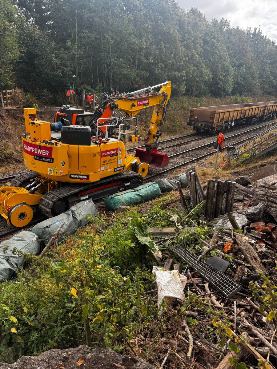 NetworkRailWAL's tweet photo. 👷‍♀️Work is underway at Gobowen, where we're renewing drainage systems to help tackle local flooding and build a more reliable, resilient railway.  

📅Planning a journey between 17 and 31 August?   

Check before you travel 👉 https://t.co/Pl65xenbTm 
#Railway #Engineering https://t.co/u9Bjqt2fJ4