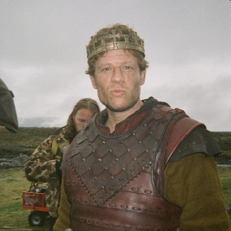 TobyAfton13's tweet photo. this genre of james norton pictures where his stubble is clearly showing... hmmm i'm so fucking weak https://t.co/GgPRRaMQ56