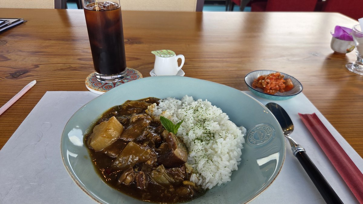 AiRS_765's tweet photo. 久々なゼファー750
飯岡灯台にカフェあるのは知らなかったー
ちょい高いけど牛スジカレーめちゃ旨かった
#ゼファー https://t.co/s0BGgaSQlS