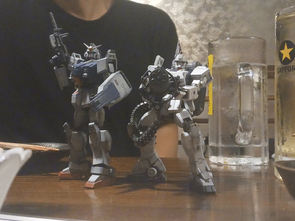 PreQua100's tweet photo. 今回のお食事会は個室をお借りしてたのでね

ちょっとだけ作品を持ち寄って

合わせで写真撮ってみた💕 https://t.co/uOGKAQ8byY