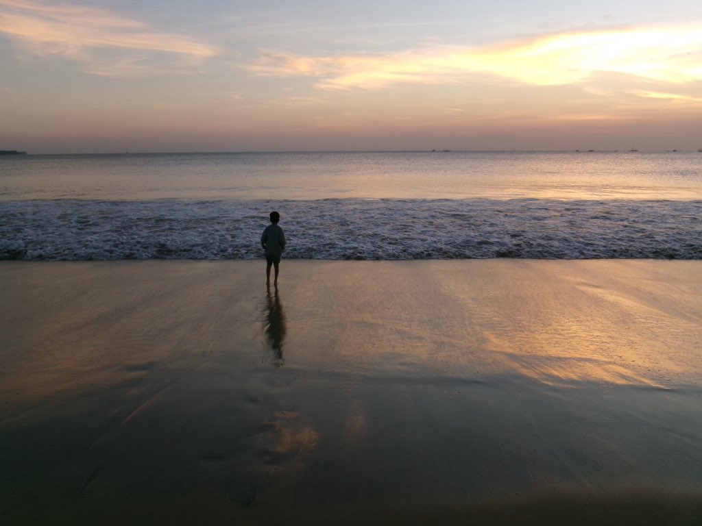 0llam0's tweet photo. summer vacation be like… https://t.co/PzEiG6PhQw