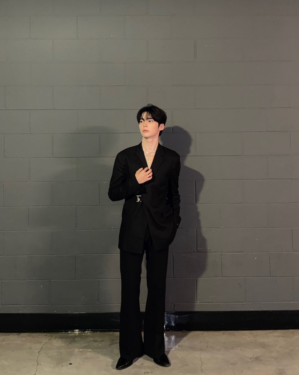 shbpics's tweet photo. sunghan._.bin instagram update https://t.co/rjQETgVxuZ