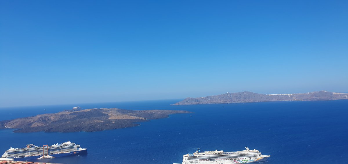 VinicAlejandro's tweet photo. #SantoriniGrecia  gran atención https://t.co/S7P4tu86Vc
