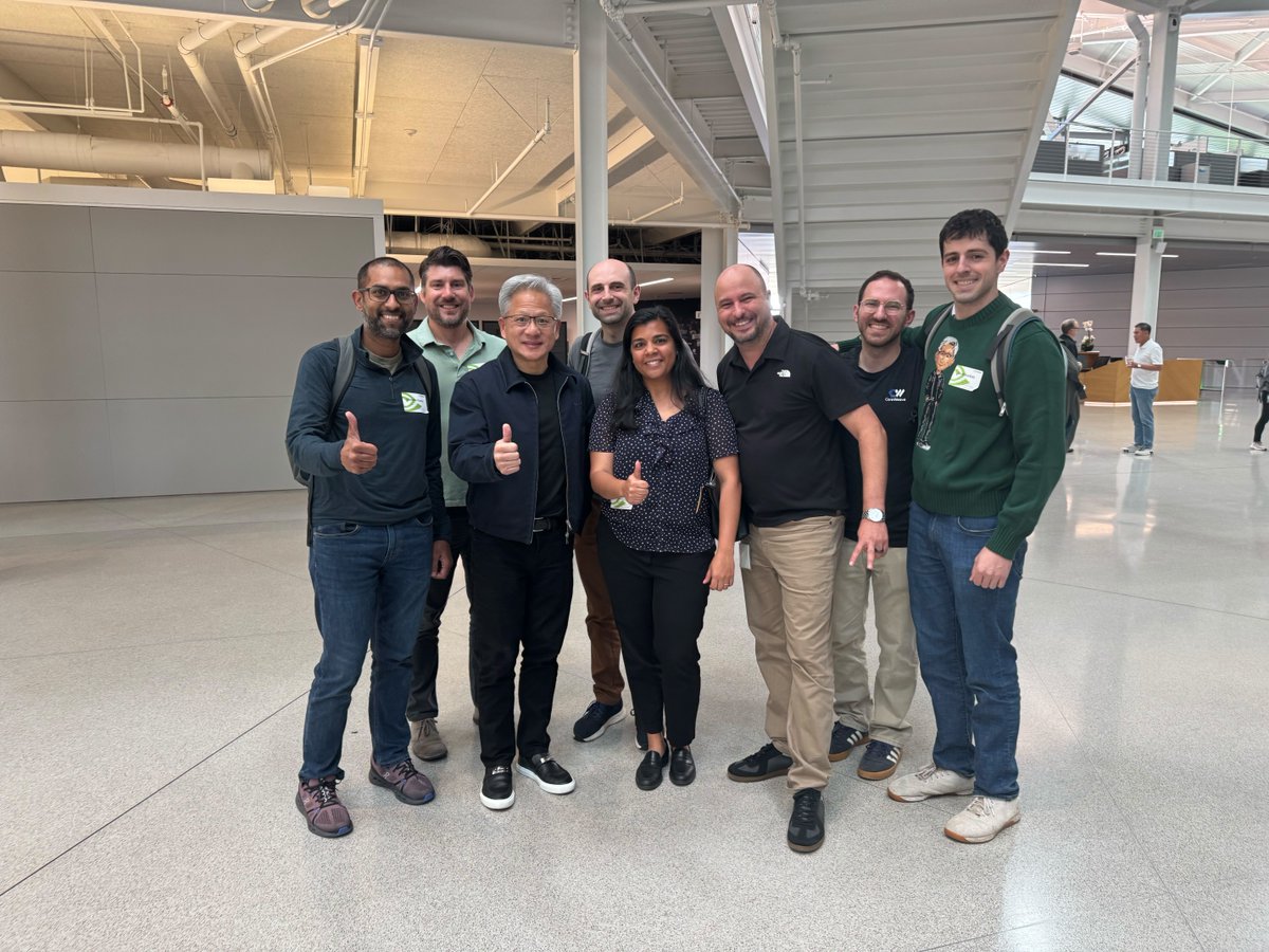Our Serverless RL team spent a day at @​nvidia comparing notes: Faster rollouts, training that stays on policy, small models that hold their own.

CoreWeave 💙 