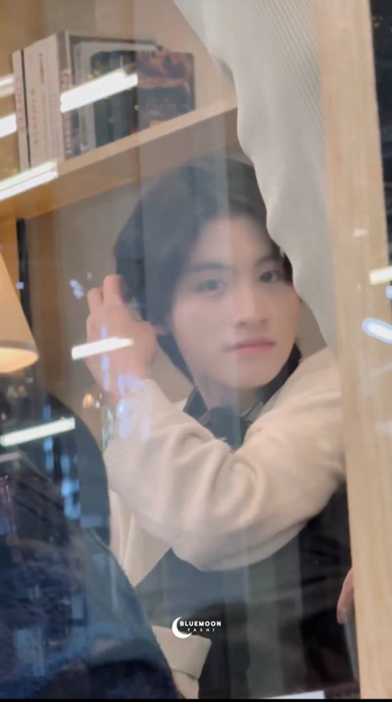 Neww0rldz's tweet photo. ชอบความแป๋วของน้องเอเอ พี่ชอบคนแบ๊ว พี่ชอบคนน่ารัก พี่รักน้องเอเอ https://t.co/lyCv6IWSGV