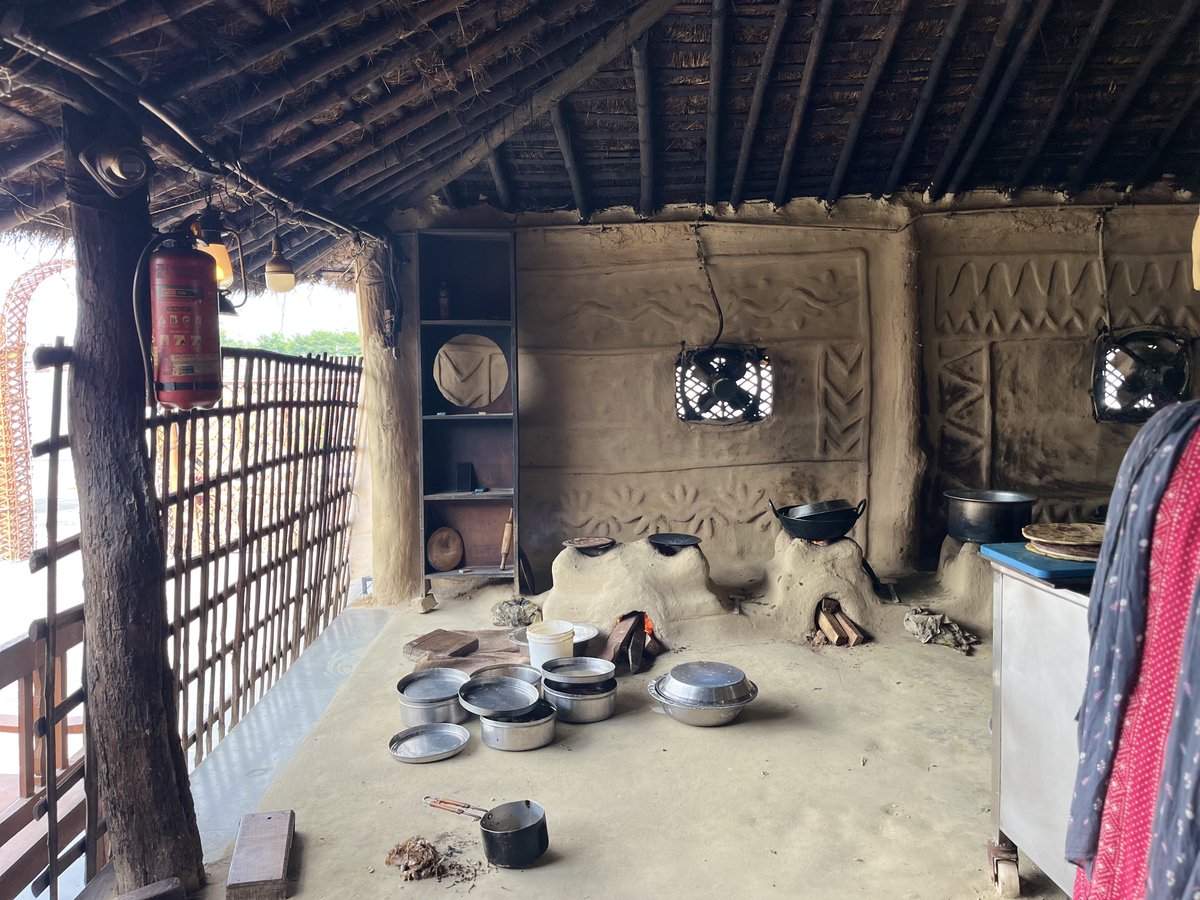 IndexBihar's tweet photo. Today, I tried authentic Mithila cuisine at Bhansa Ghar, Mithila Haat, Madhubani.

If you are around, it's a must-visit place. https://t.co/MR25D4A3h4
