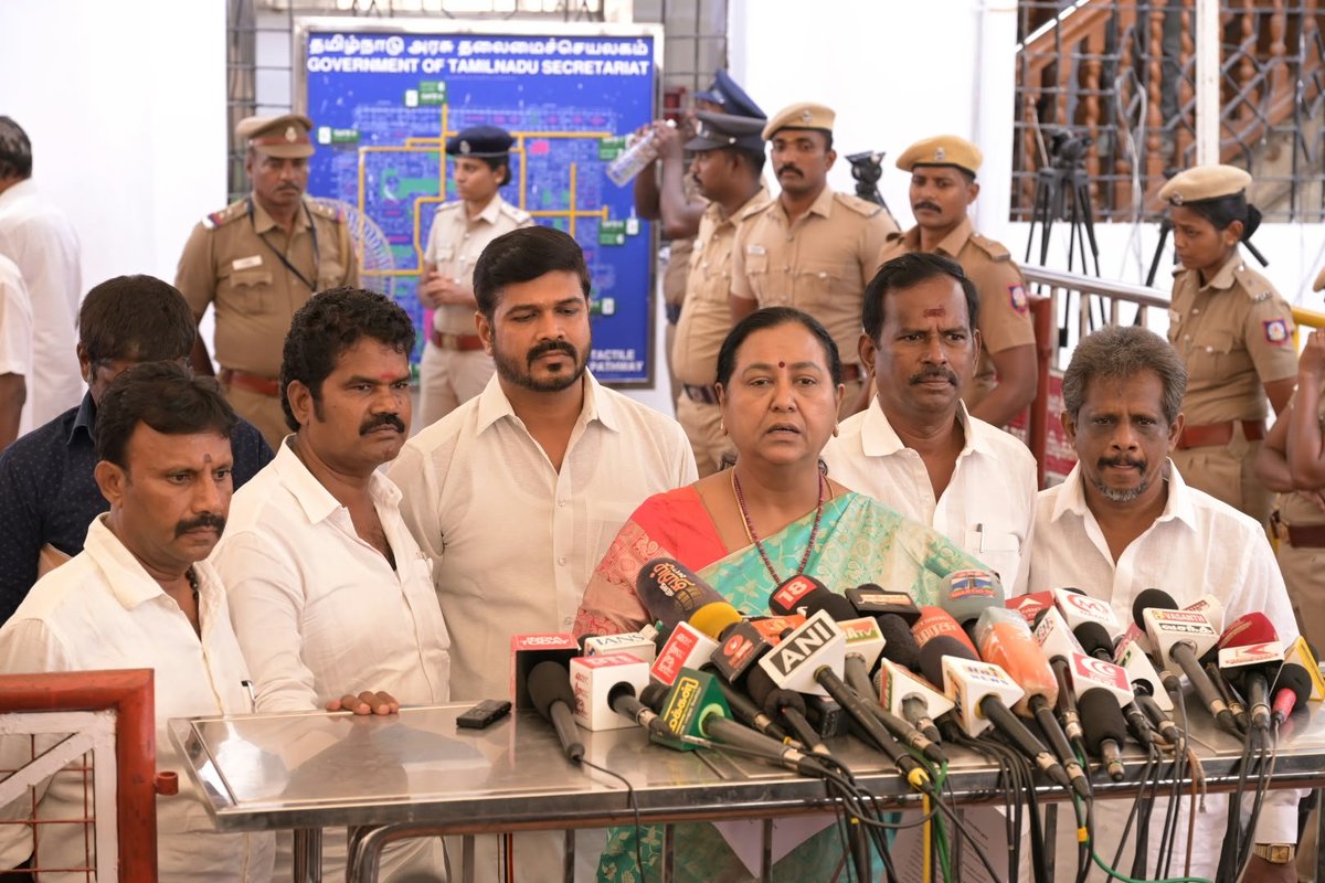 PremallathaDmdk's tweet photo. இன்று சட்டசபையில் , கலந்து கொண்ட பிறகு
 பத்திரிகையாளர்களை சந்தித்து என்னுடைய கருத்துக்களை பகிர்ந்து கொண்டேன்!

#premamalathavijayakanth
#tnassembly https://t.co/mXdNsGr5Gf