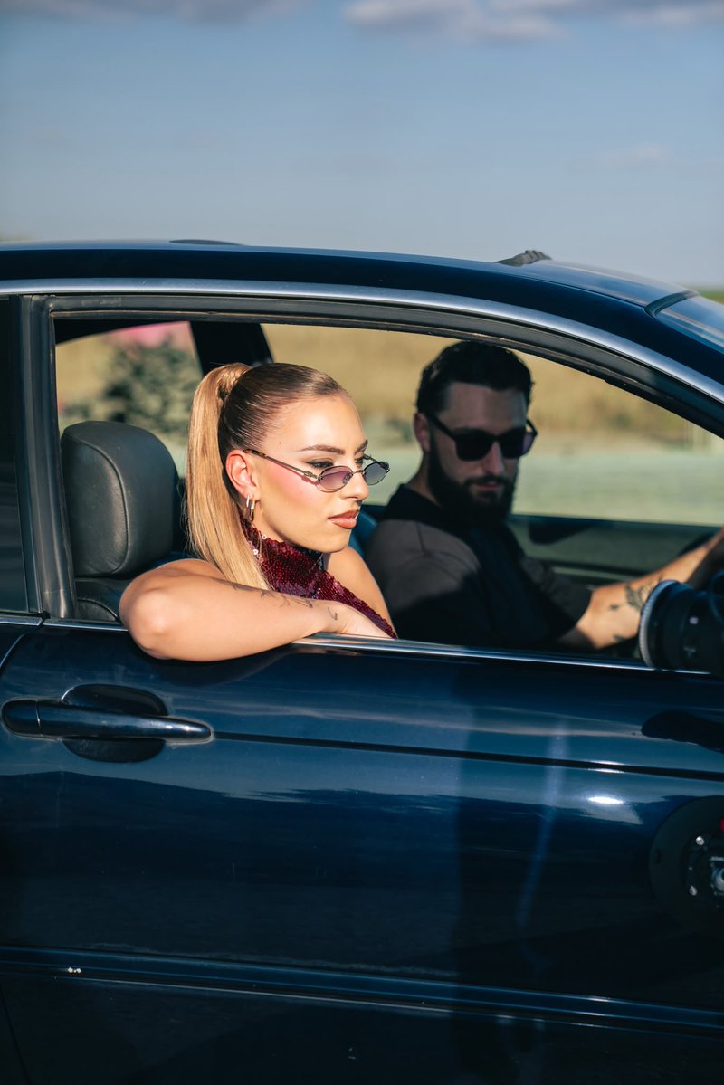 IndifferenceP's tweet photo. Rendez-vous le 28.08 pour découvrir l’énorme tube de @LeaDoffey « Dis-moi » 🏎️🔥
#leadoffey #newmusic #dismoi https://t.co/DNigCTITle