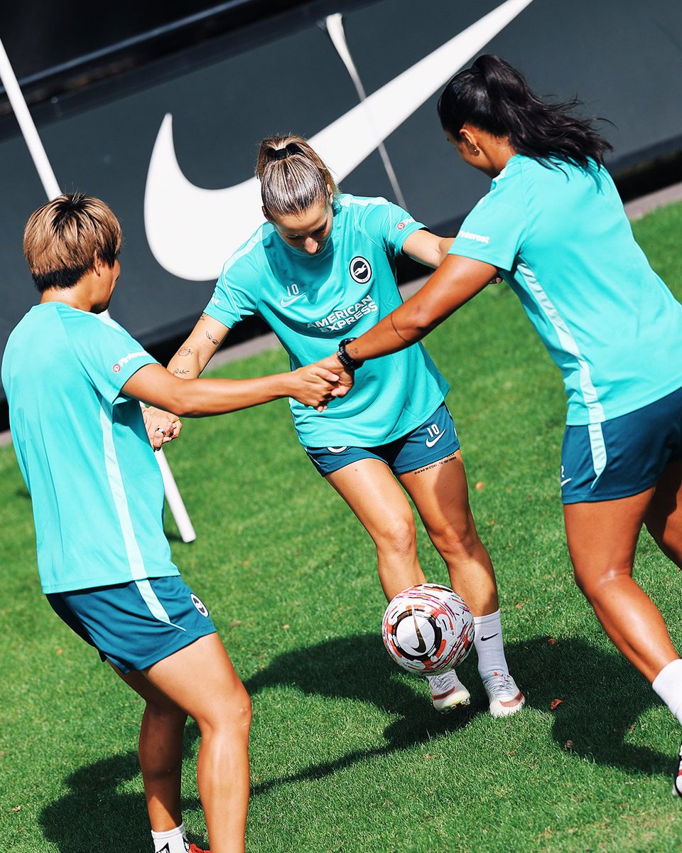 BHAFCWomen's tweet photo. Working hard. 👊 https://t.co/kM0uW9c2fA