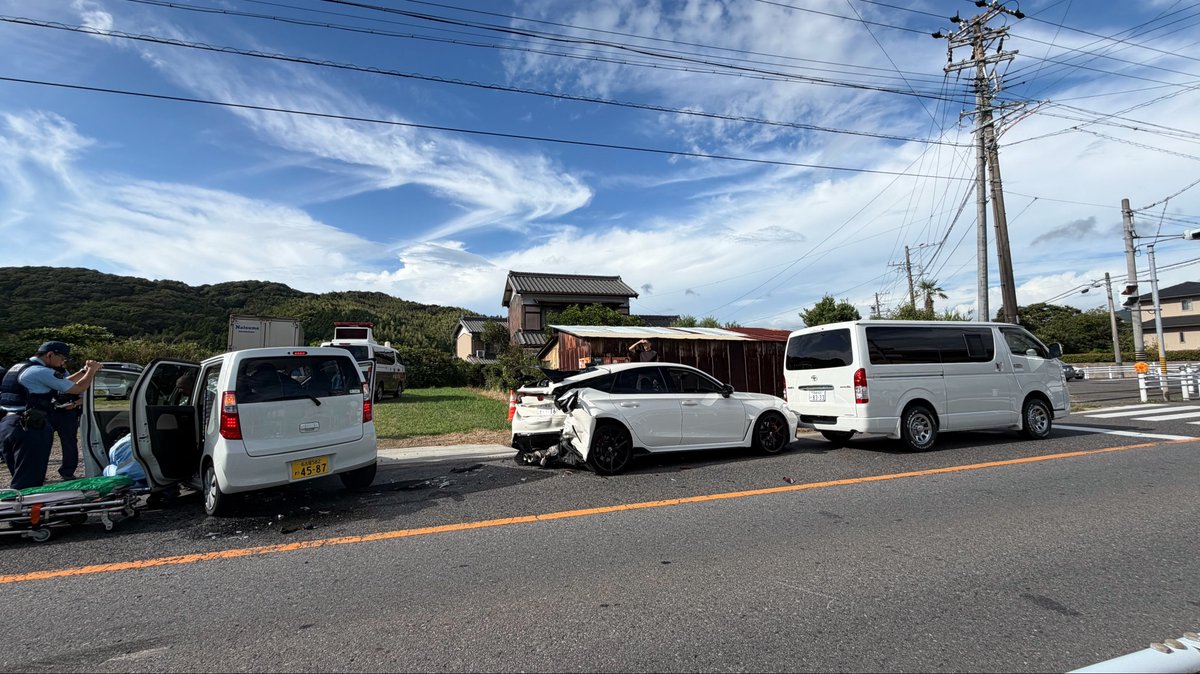 BARDACK771000's tweet photo. 8/15 
西浦シーサイドロードに向かってる途中で
飲酒運転ノーブレーキのワゴンRに殺られ死亡😇
あっ、僕は死んでません
FL5が死にました
新価特約使えるそうなので赤内装じゃなくなるけど
ブラックパッケージ選んだ方がいいのかなぁ🤔 https://t.co/NQ6pyyiZTd