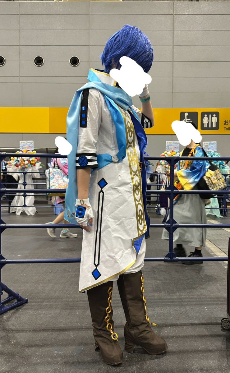 aidakarasu's tweet photo. ⚠️コスプレ注意/caution Cosplay⚠️

実はマジミラ大阪でオリジネイターのコスしてました💙💛
絵垢なので載せるか迷ったんですが、たくさんの方と交流出来て楽しかったので…！
今回初めてコス衣装自作しました（イレイザー分も）
お声がけ下さった皆さん本当に楽しい時間をありがとうございました🫶 https://t.co/P1WQCsPqnJ