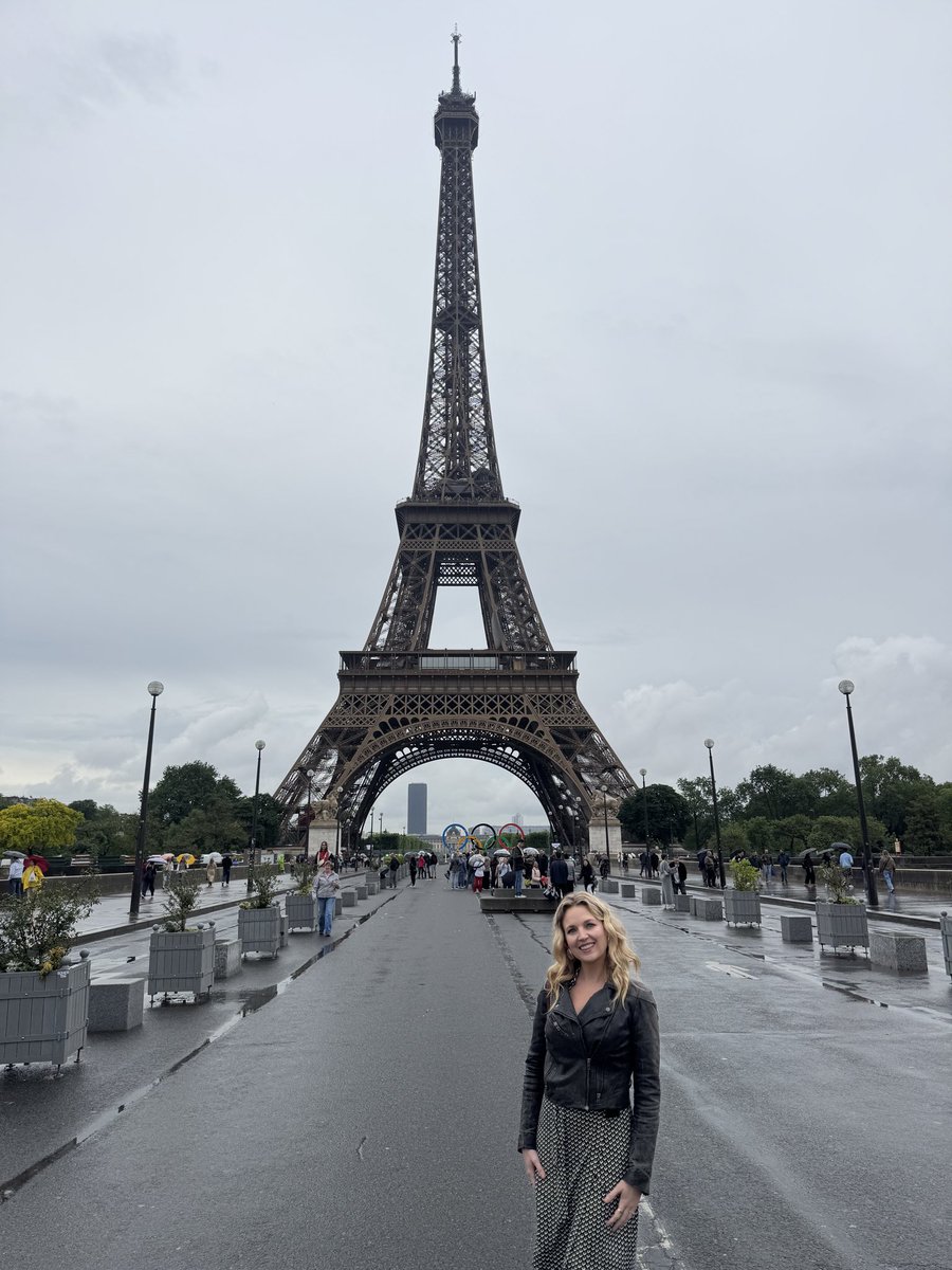brooke_burfitt's tweet photo. The #eiffeltower. Who did it better? Very lucky to have travelled in March to check out this one in #Paris and now see it in the #Nevada desert. I think the one in France had a bit more presence, but the weather is a lot better here. #hotornot #frenchbreakfast #morningcroissant https://t.co/xqvy5gx2Q8