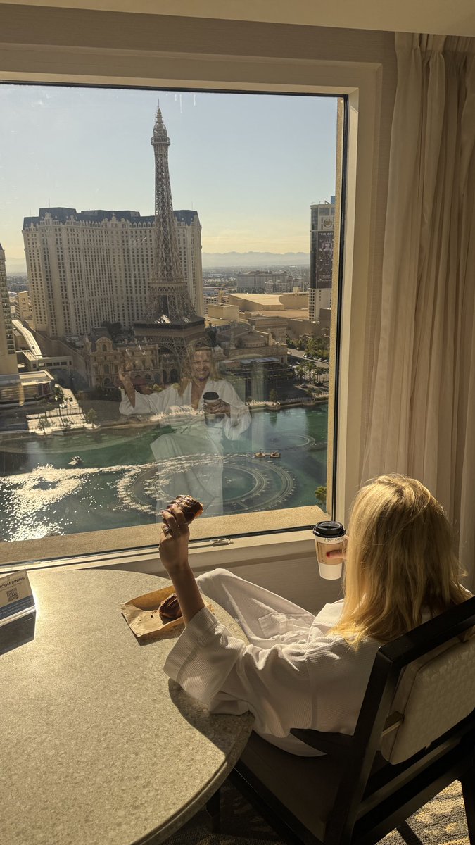 brooke_burfitt's tweet photo. The #eiffeltower. Who did it better? Very lucky to have travelled in March to check out this one in #Paris and now see it in the #Nevada desert. I think the one in France had a bit more presence, but the weather is a lot better here. #hotornot #frenchbreakfast #morningcroissant https://t.co/xqvy5gx2Q8