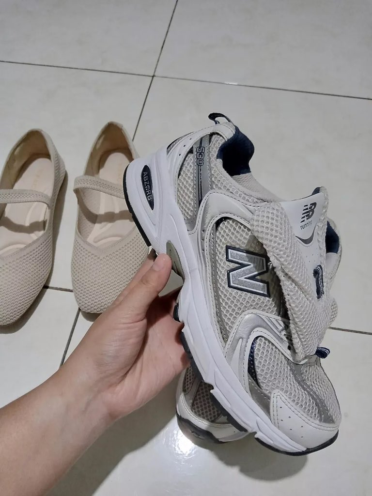 gbbriell1's tweet photo. Diemkan 1-2 menit semua noda di sepatuuu ilang semua guys! The best ih ❤ https://t.co/wuM4fnqziF