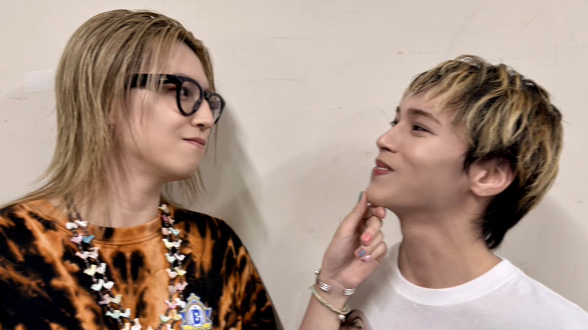 Seongllerina's tweet photo. Takashi: So what do you want me to do?

Kevin: KYAAAAA

Boy, stand up😭 https://t.co/8w7dU4Jhh0